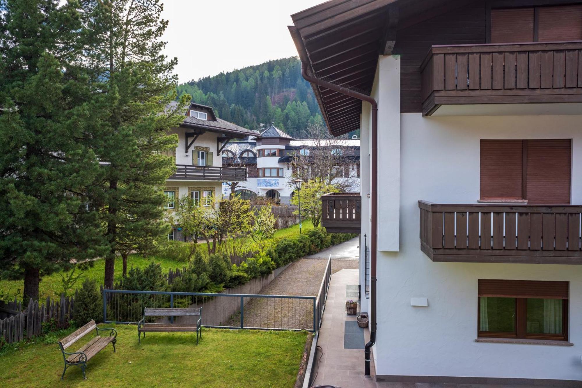 Rosa Alpina - Appartamento Nelle Dolomiti Dobbiaco Zewnętrze zdjęcie